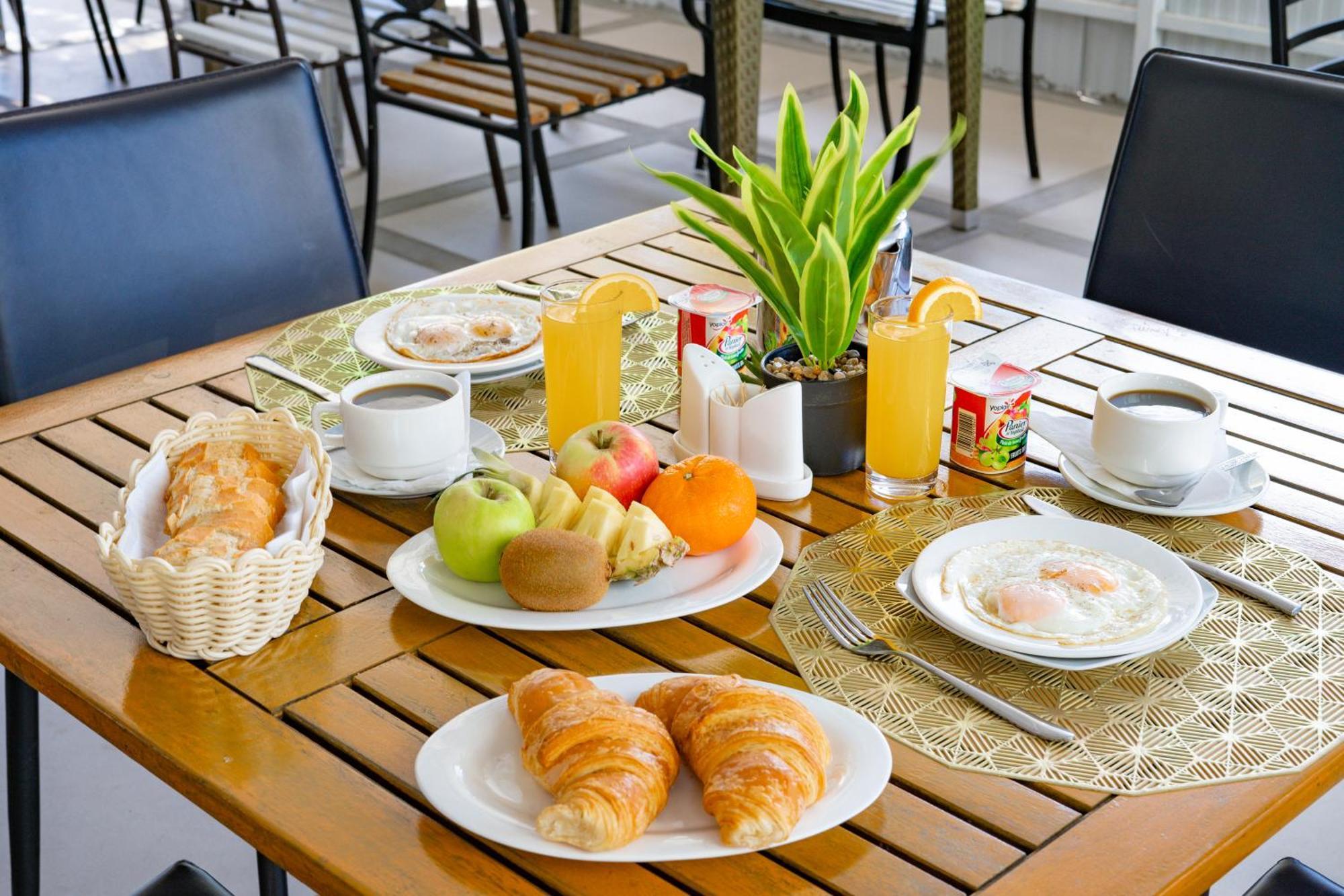 Pereybere Apartment With Breakfast And Private Balcony Pereybere Beach Exterior foto